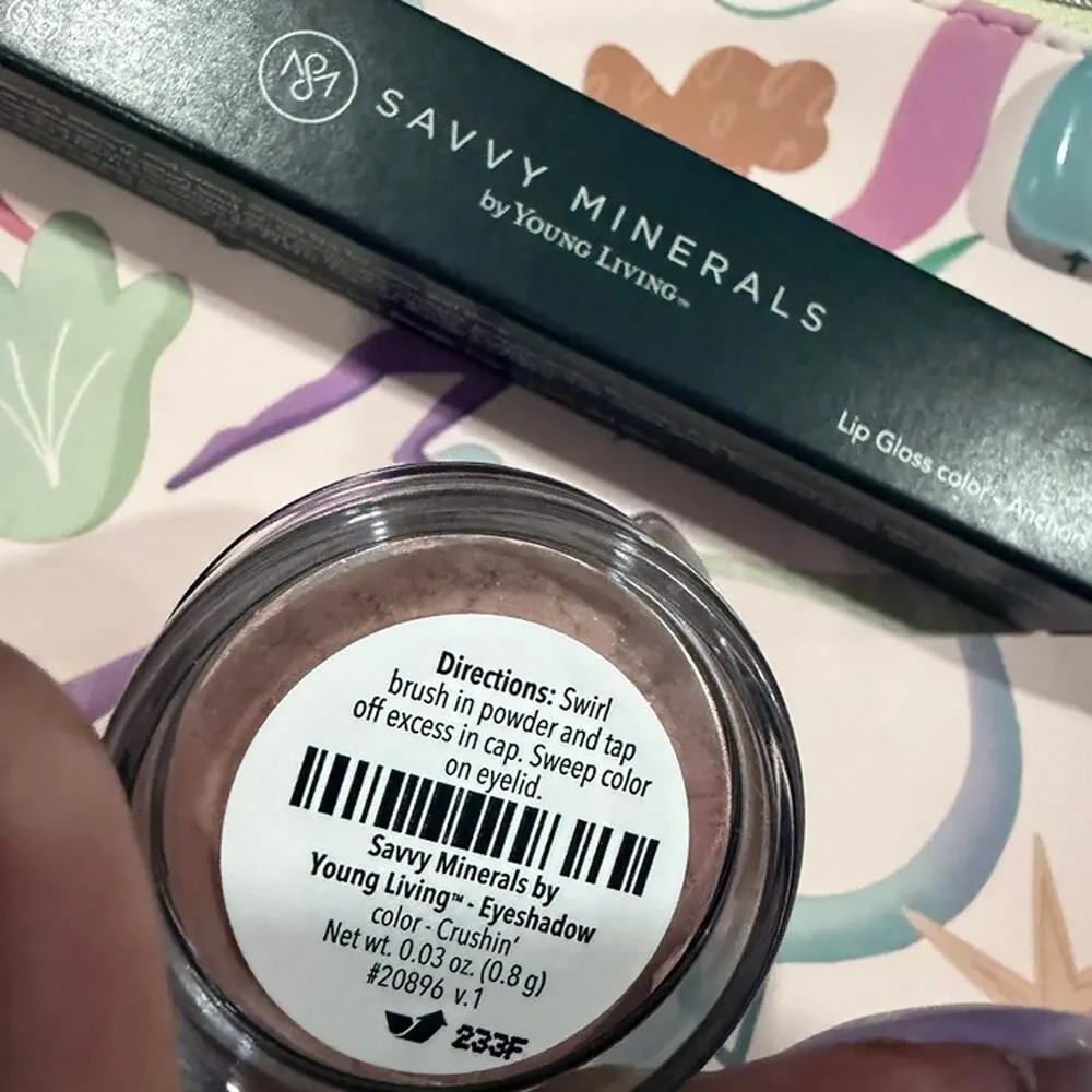 Savvy Minerals by Young Living Lip Gloss Anchors Away Eyeshadow Crushin Bag NEW